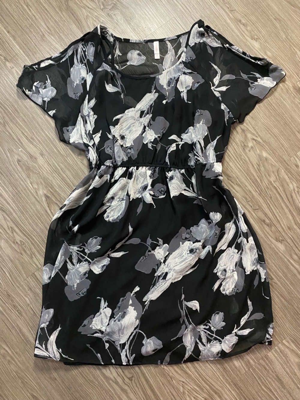 💖Xhilaration Black and Gray Floral Midi Dress